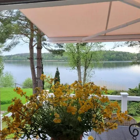 Feriehus Dom Nad Jeziorem Z Jacuzzi Mrągowo