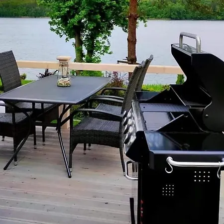 Feriehus Dom Nad Jeziorem Z Jacuzzi *