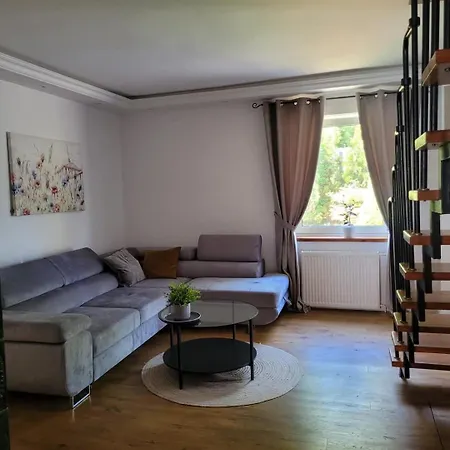 Feriehus Dom Nad Jeziorem Z Jacuzzi *