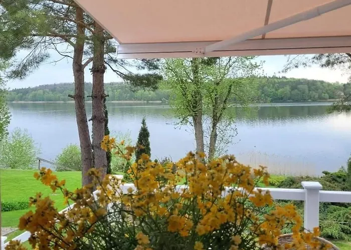 Prázdninový dům Dom Nad Jeziorem Z Jacuzzi Mrągowo